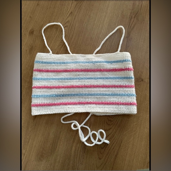 Hand crochet crop top - Picture 2 of 4